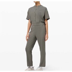 Lululemon Jumpsuit Perfectly Poised Sz  4 Short Sleeve Button Up Collared Green